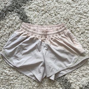 Lululemon hotty hots 4 inch